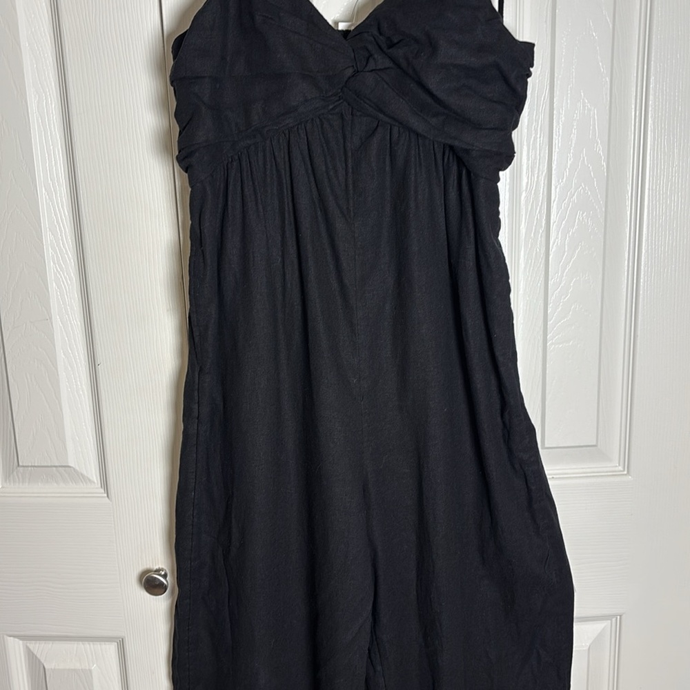 Old Navy Tie Shoulder Cropped Twist Front Smocked Jumpsuit - Picture 4 of 12